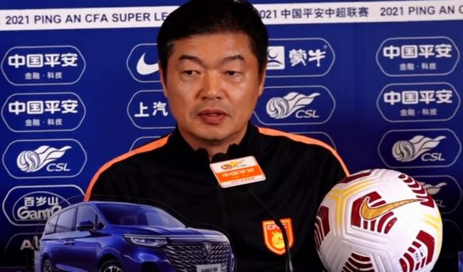 摸屁股亲胸脱内衣内裤作文